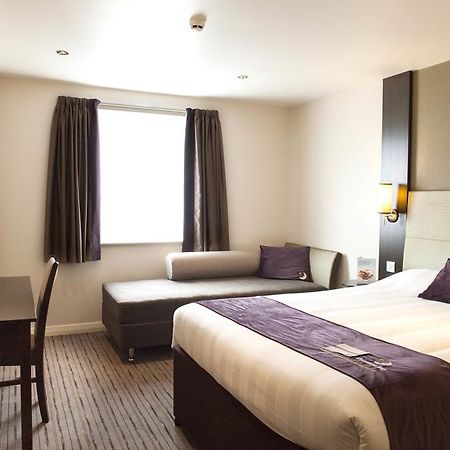 Premier Inn Basingstoke West Exteriér fotografie