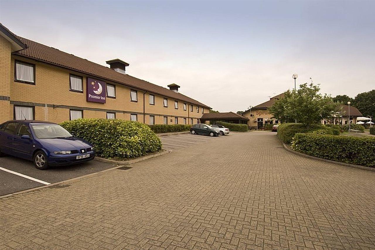 Premier Inn Basingstoke West Exteriér fotografie