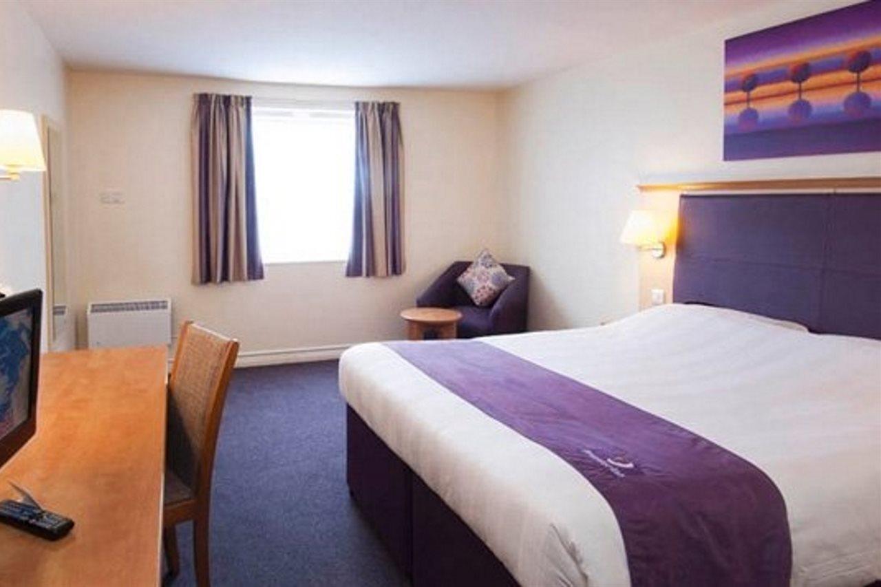 Premier Inn Basingstoke West Exteriér fotografie