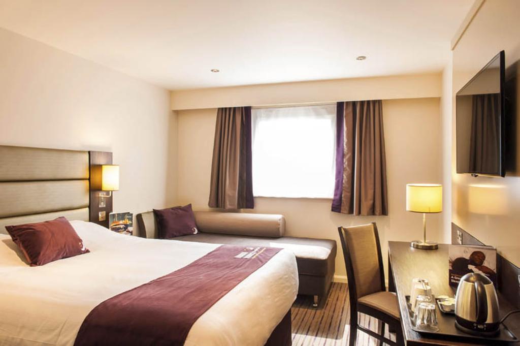 Premier Inn Basingstoke West Exteriér fotografie