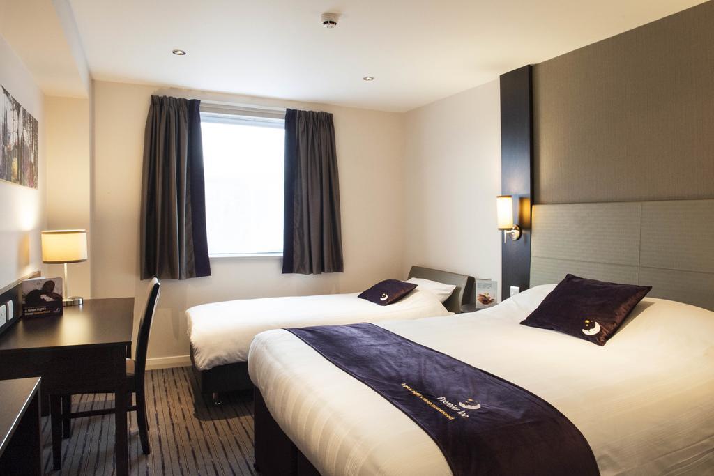 Premier Inn Basingstoke West Exteriér fotografie