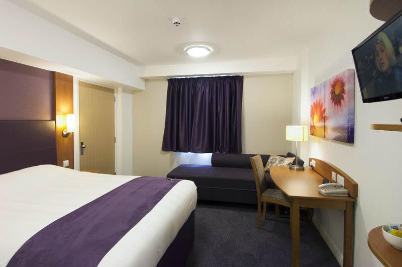 Premier Inn Basingstoke West Exteriér fotografie